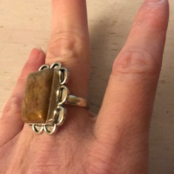 Sterling silver ring size 9 - Picture 2 of 2